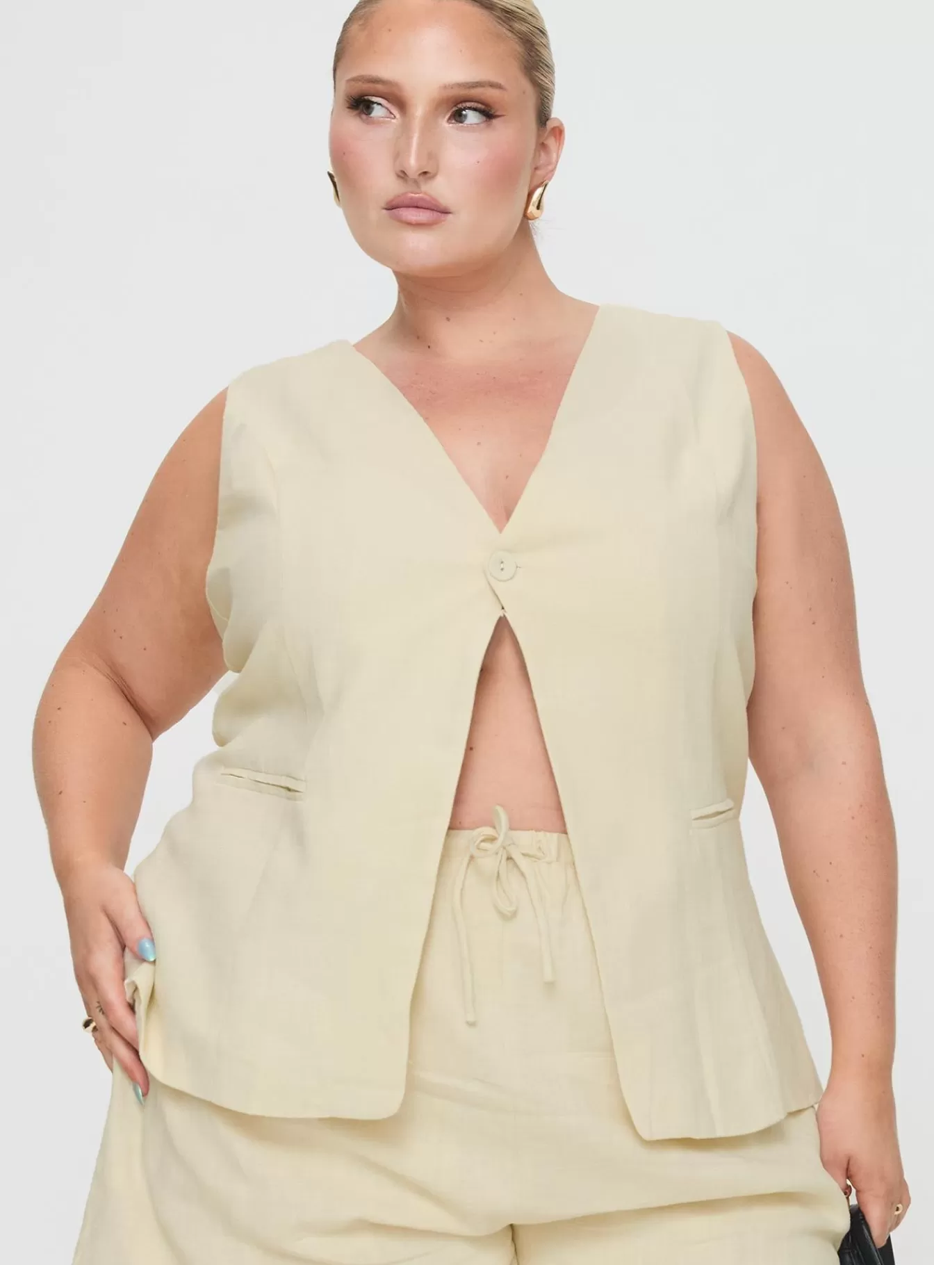 Princess Polly Lower Impact | Days With You Linen Blend Vest Top Curve Sand