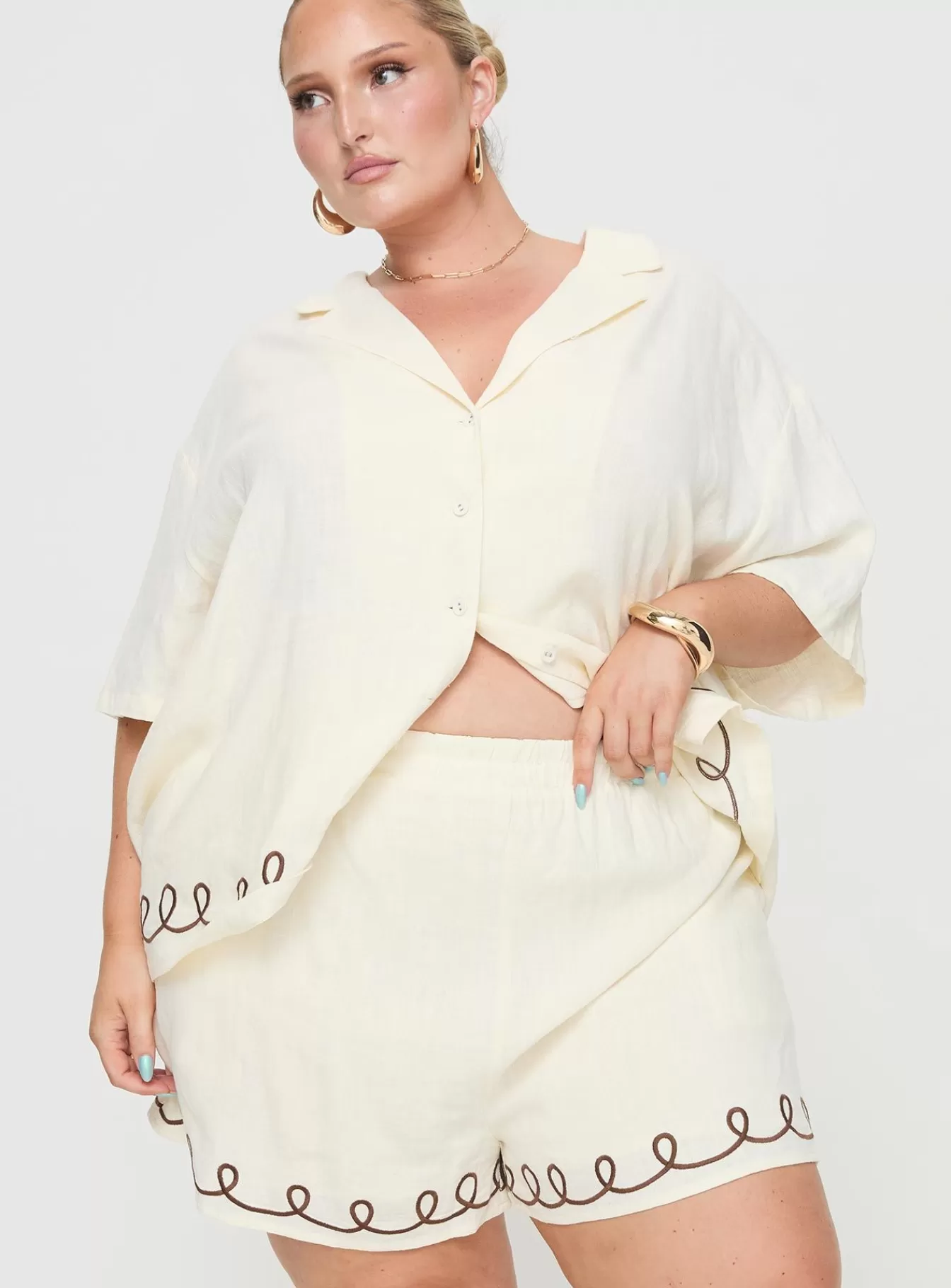 Princess Polly Shorts | Jamari Linen Blend Shorts Curve Cream / Brown