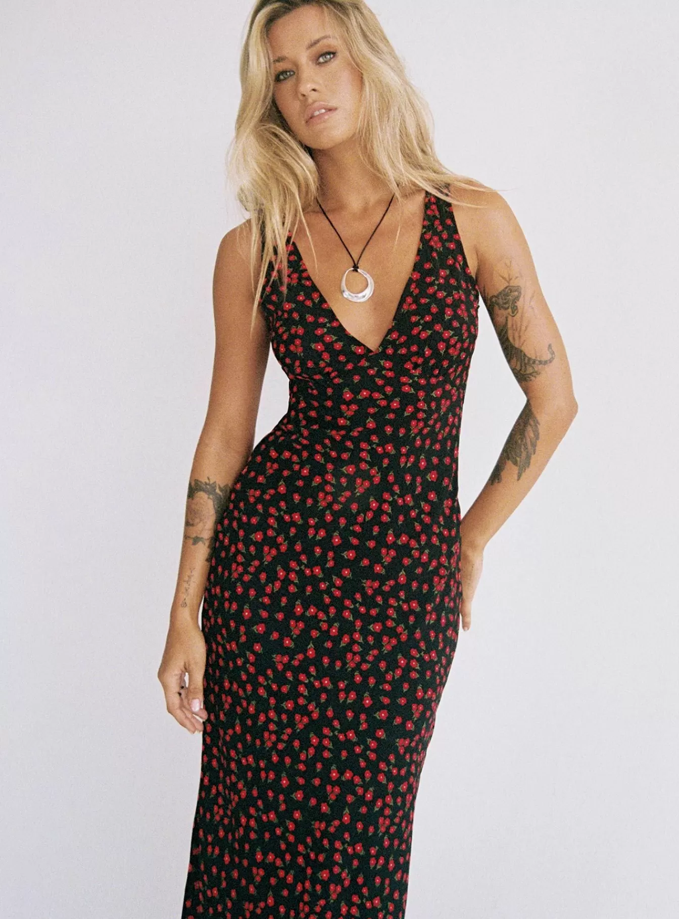 Princess Polly Maxi Dresses | Nellie Maxi Dress /Red Floral Black