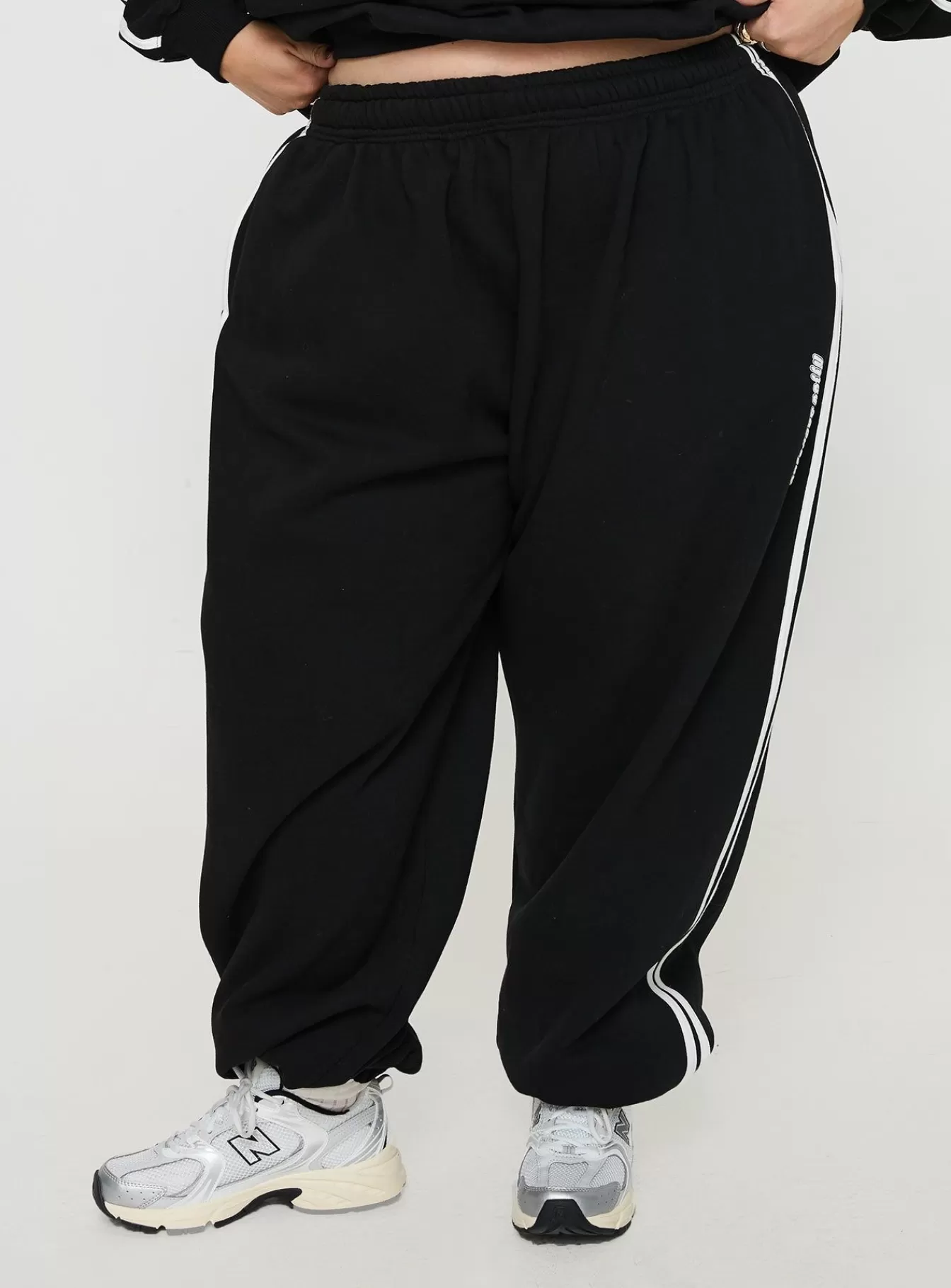 Princess Polly Pants | Track Pants Stripe Curve Black / White