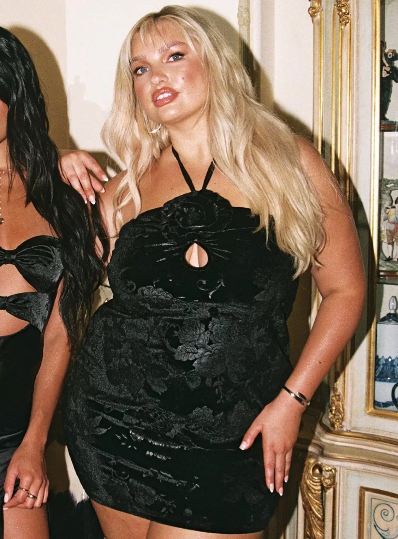 Princess Polly Curve Dresses | Saveni Flower Mini Dress Curve Black